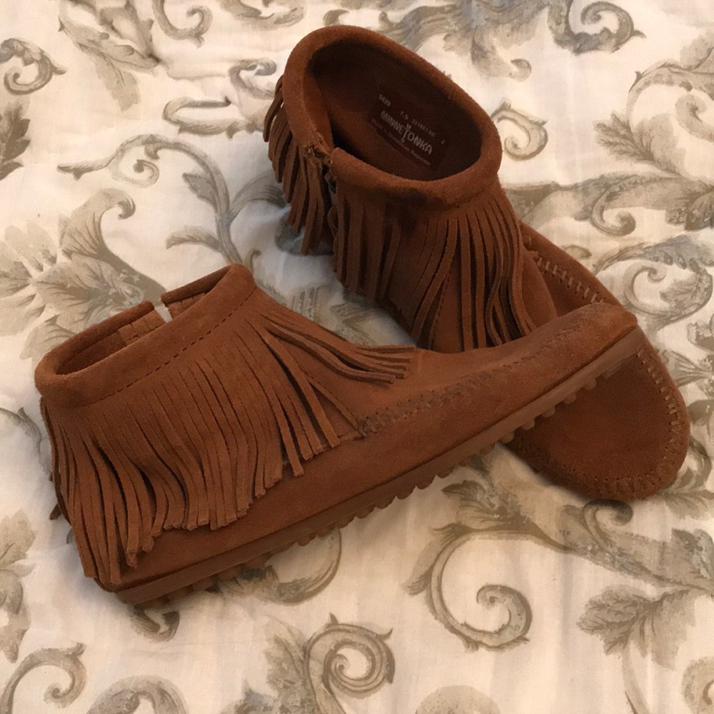 MINNETONKA BOOTIES
